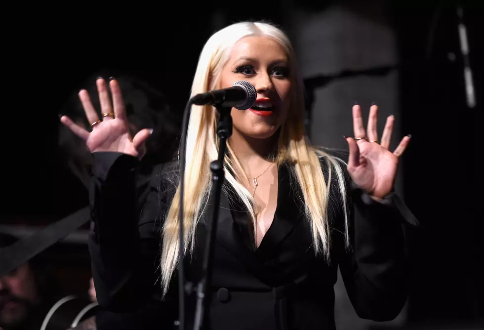 Christina Aguilera Sings Snippets of Other Pop Stars Songs in a Game called “Heads Up” on Ellen [VIDEO]
