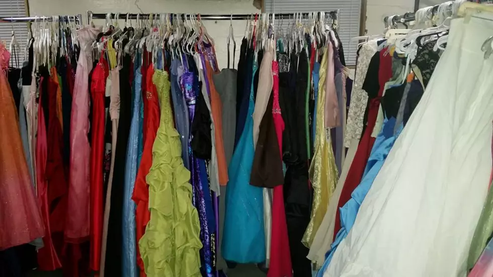 Help High Schoolers Go To Prom By Donating Your Old Dresses