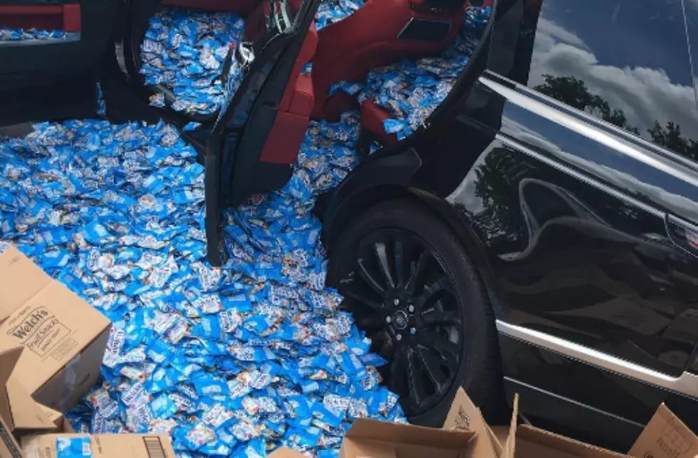 Teammates Put 60,000 Fruit Snack Bags in Vikings WR Laquon Treadwell’s Car