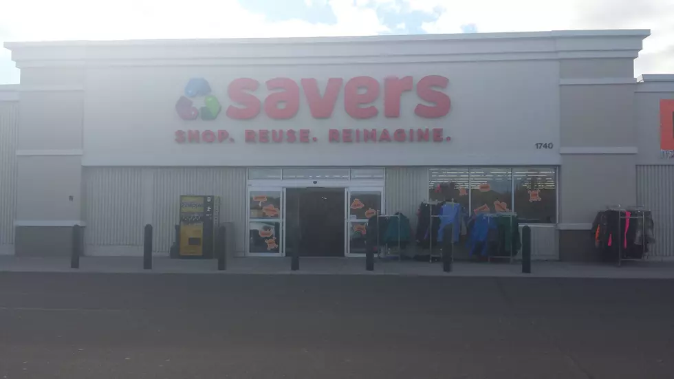 Jeanne Takes A Peak At Popular Halloween Headquarters Store In Duluth