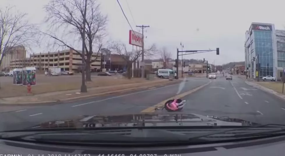 A Toddler Fell Out Of A Moving Car In Mankato and Dash Cam Footage Caught The Whole Scene