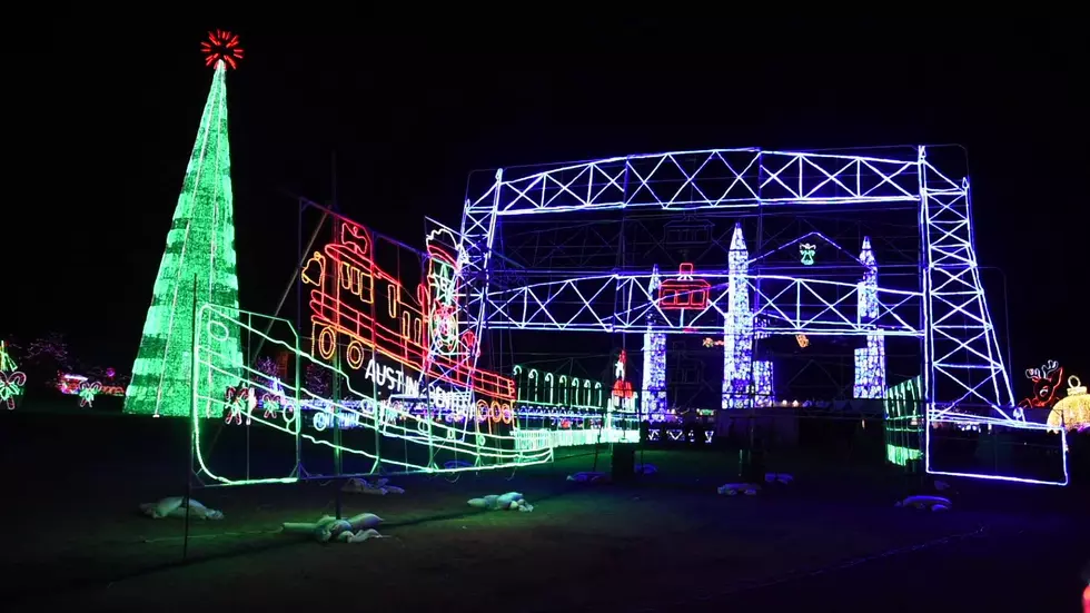 Bentleyville Erects Tree for the Unusual 2020 Season