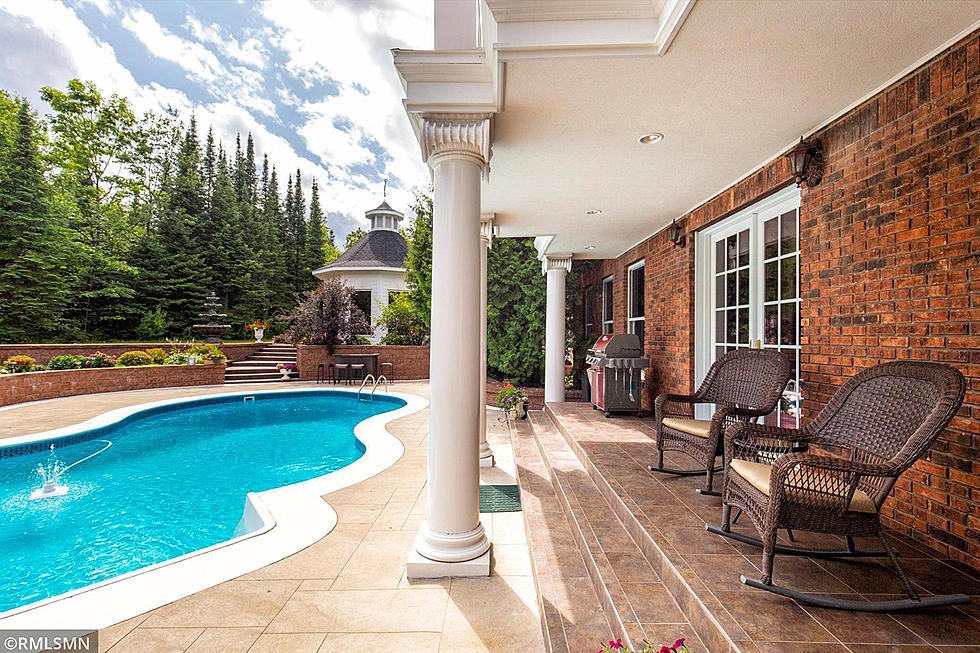 This Glamorous Northern Minnesota House For Sale Looks Like A Hollywood Star&#8217;s Getaway Home
