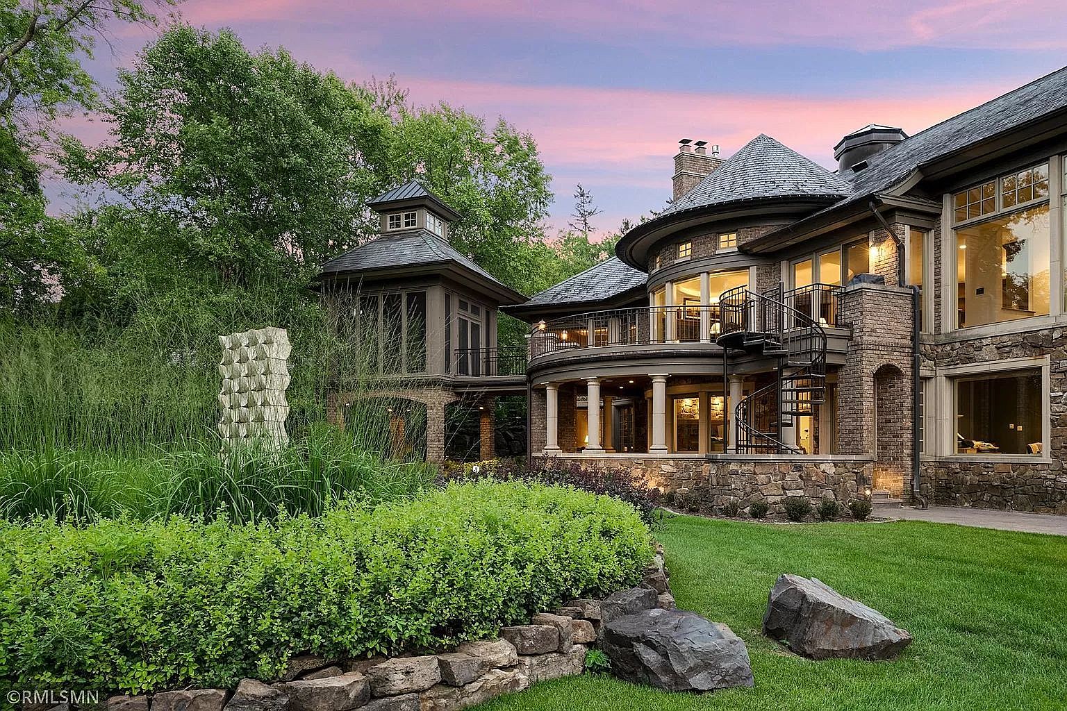 Jeff Bezos' Aunt is Selling $6.9 Million Minnesota Lakefront Home