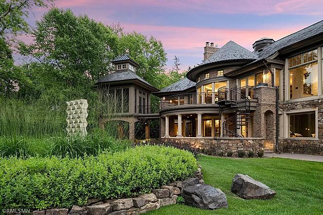 Jeff Bezos&#8217; Aunt is Selling $6.9 Million Minnesota Lakefront Home