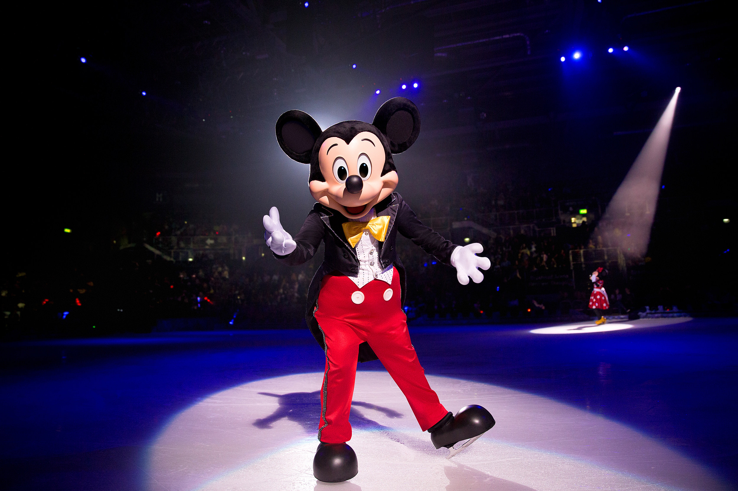 Mayor Don Ness Mickey and Minnie Mouse to City Hall and