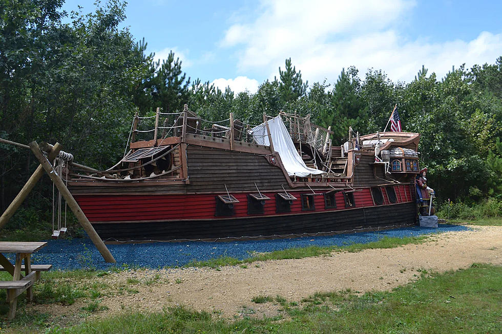 Ahoy! You Can Stay Aboard A Cool Pirate Ship Airbnb In Wisconsin