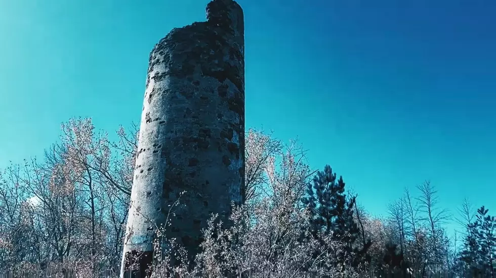 Look Inside Minnesota&#8217;s Oldest &#038; First Abandoned Lighthouse, Found In Duluth