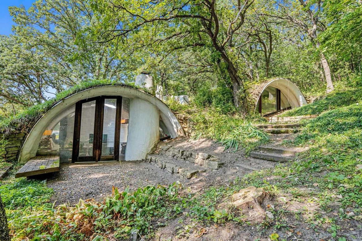 Underground Hobbit House For Sale at Mina Clemmer blog