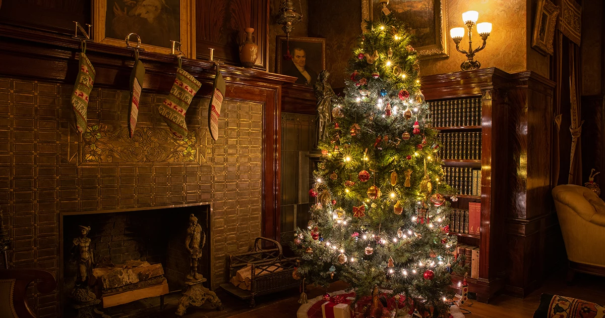 Glensheen Mansion in Duluth Features Stunning Christmas Tree Tour