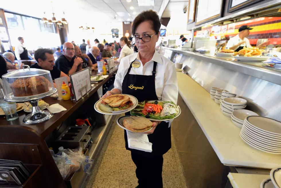 Wisconsin Waitress Received $1,000 Tip On Christmas [VIDEO]