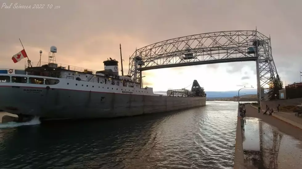 Watch The MV Saginaw Enter The Duluth Harbor With A Jurassic Guest On Board