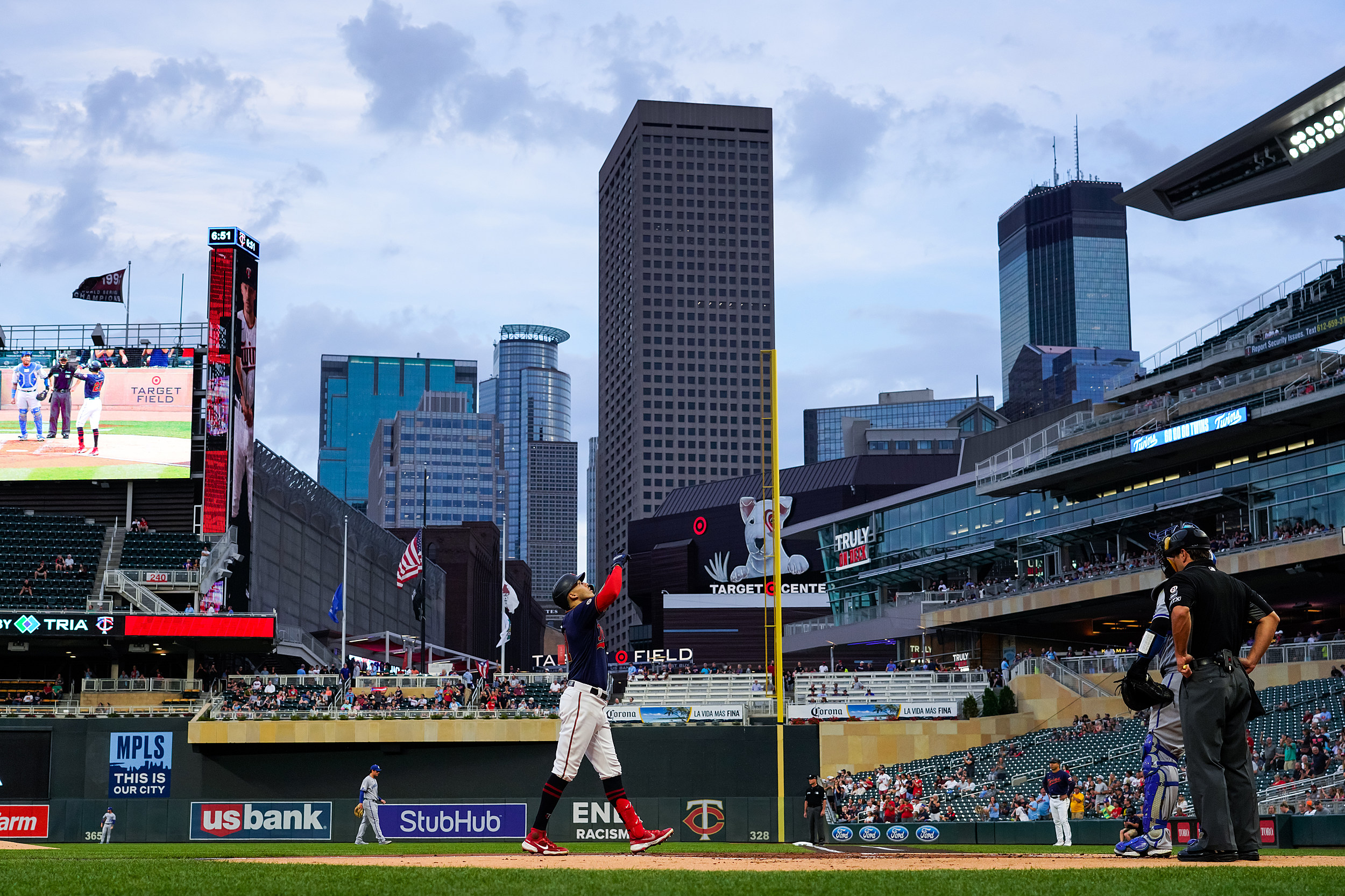 Fans of Minnesota Twins Baseball Say 'So Long, Metrodome