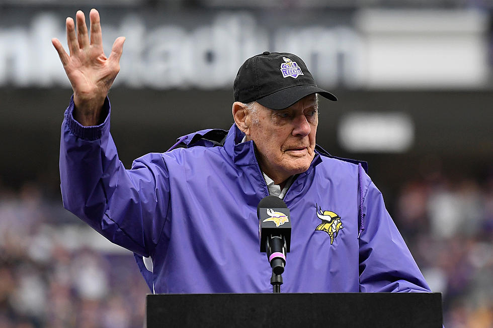 Late Vikings Coach Bud Grant’s House For Sale – See Inside