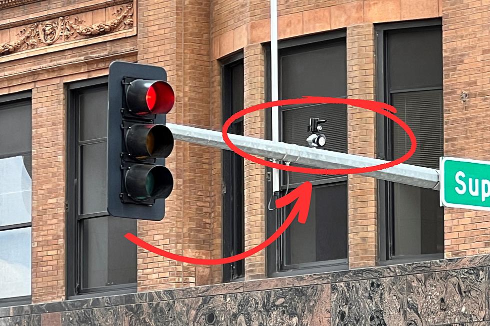 What Does That Flashing White Light On A Stoplight Mean?