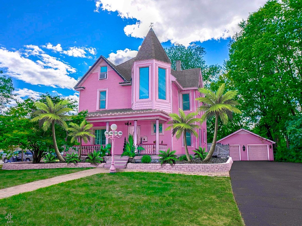 Pretty In Pink: Barbiecore Castle Vacation Rental in Hudson, WI
