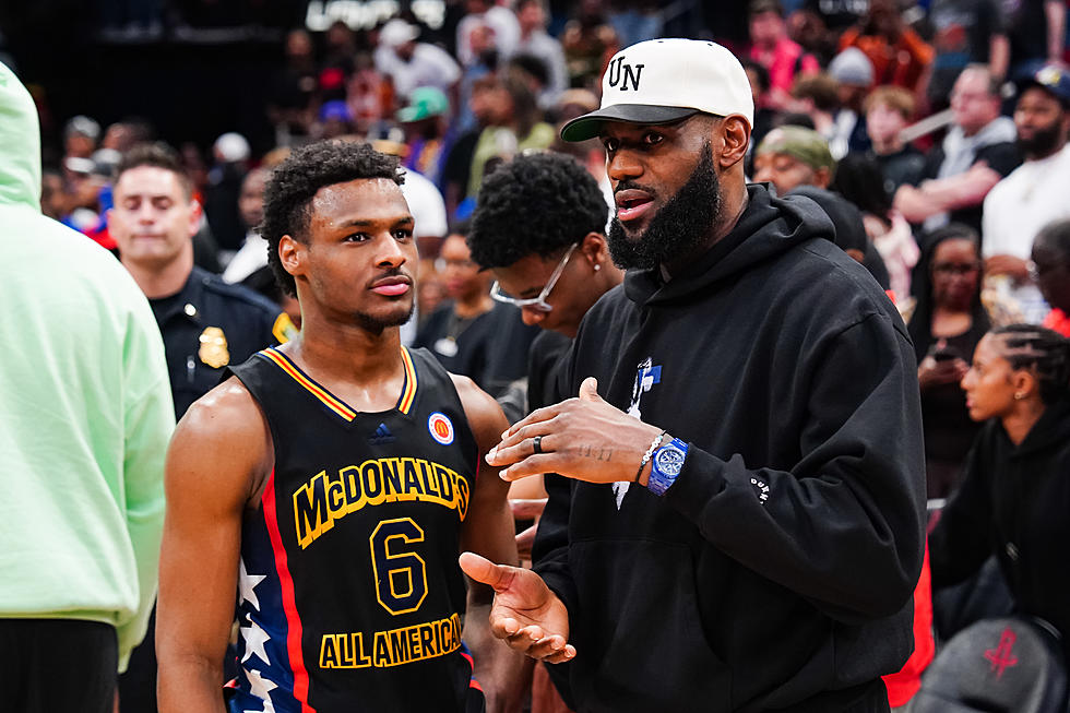 LeBron James Spotted In Minnesota With Son Bronny [VIDEO]