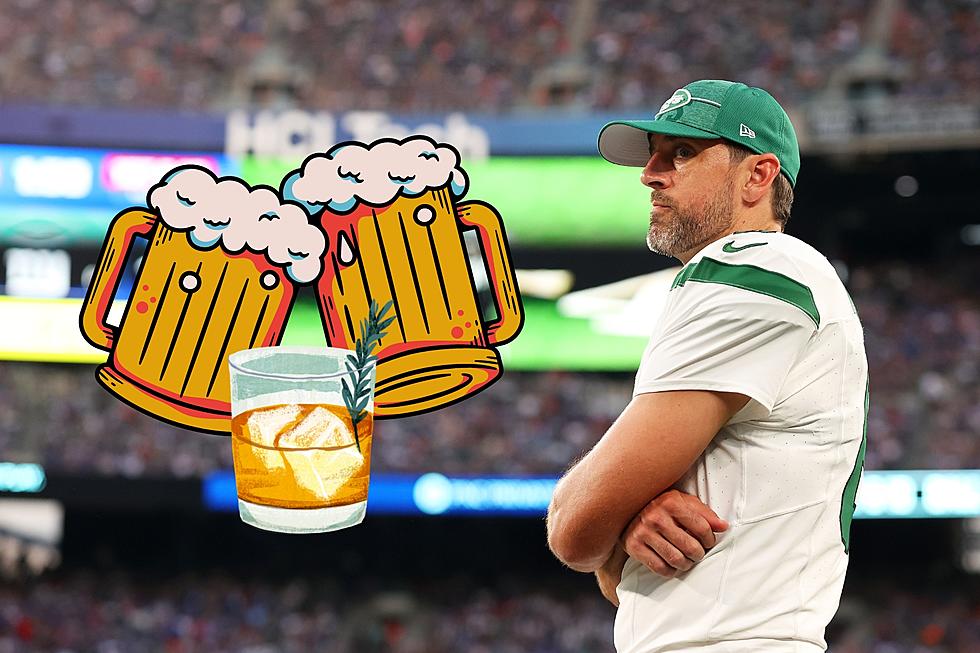 A Wisconsin Bar Will Pay Patrons’ Bar Tabs Every Time Aaron Rodgers Loses This Season