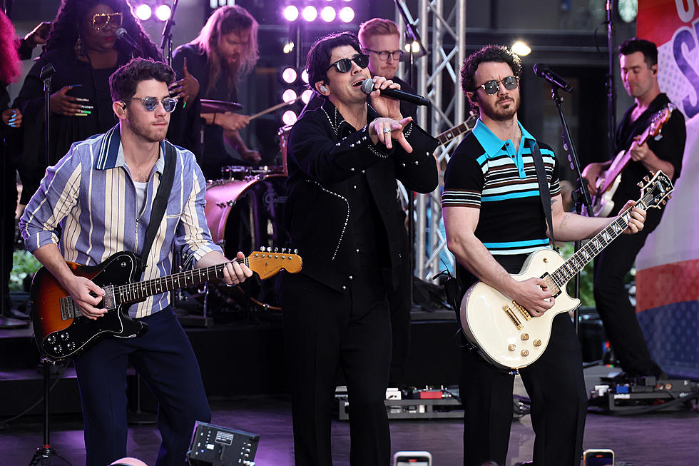 Jonas Brothers&#8217; Very Abbreviated Minnesota State Fair Show Left Fans Wanting For More