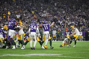 Green Bay Packers Sign Minnesota Vikings’ Record Holder in Stunning...