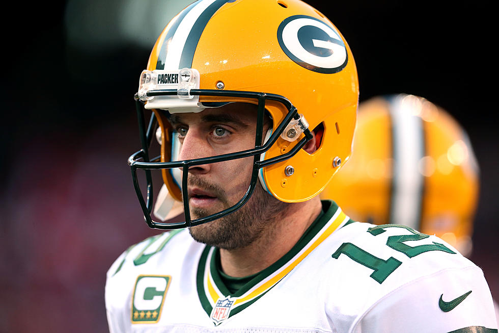Packers’ Rodgers Misses Practice With Head Cold