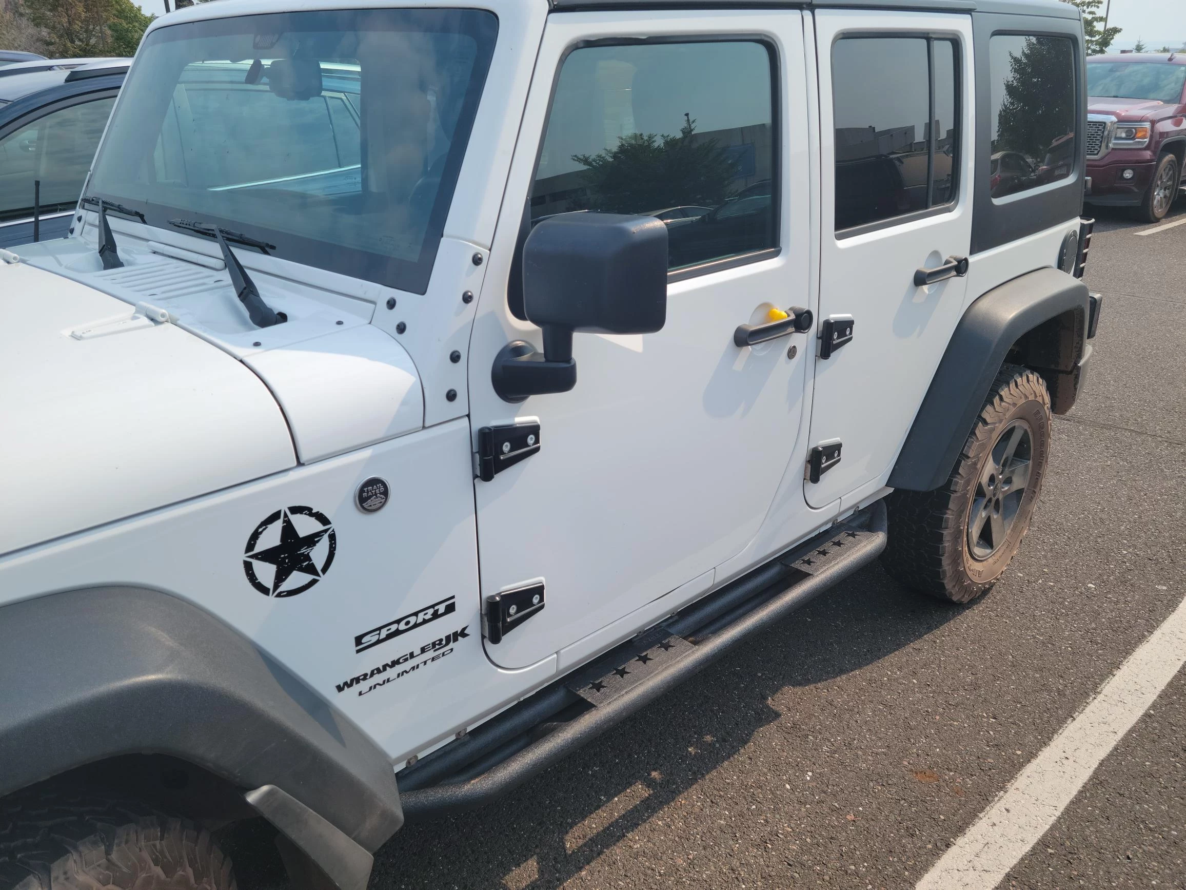What's With People Leaving Rubber Ducks On Jeeps?