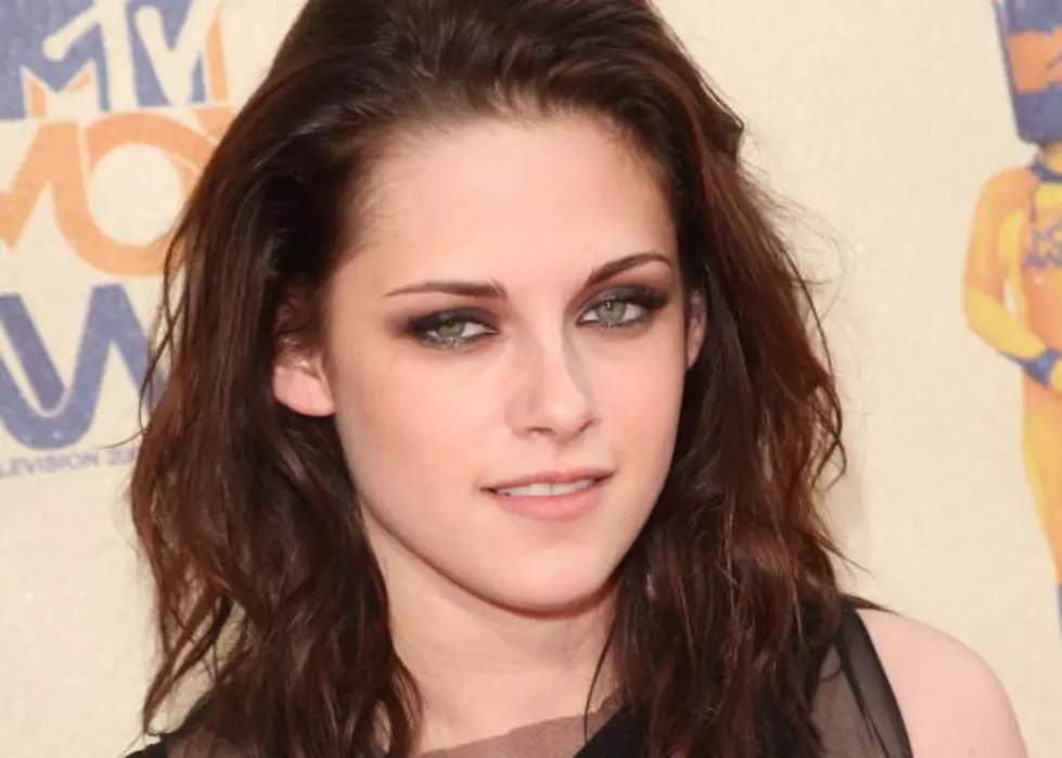 Kristen Stewart Calls ‘Twilight’ Sex Scenes Ridiculous