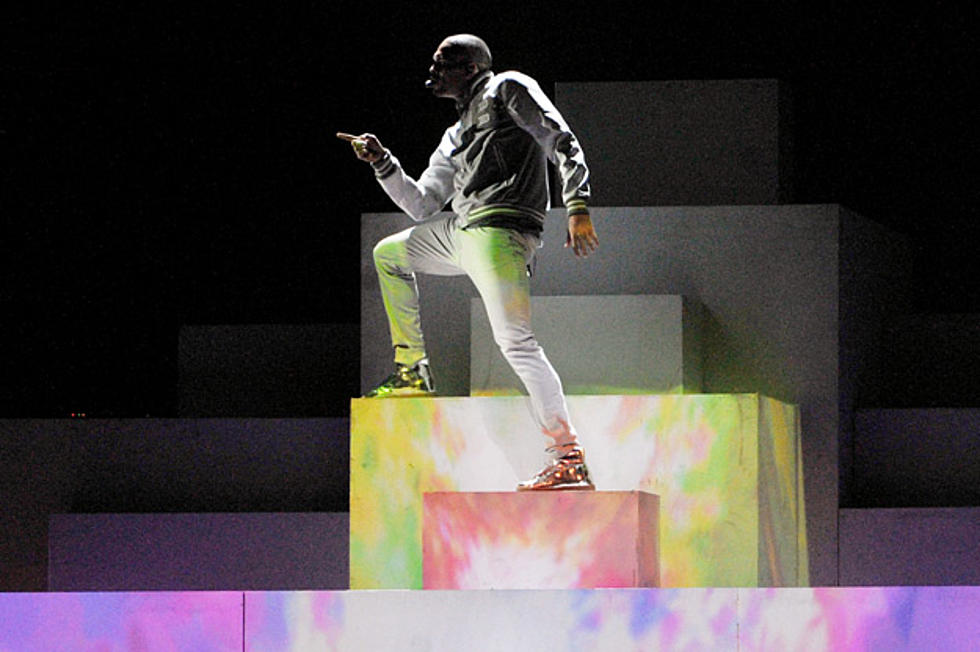 Chris Brown Dances Up a Storm at the 2012 Grammy Awards