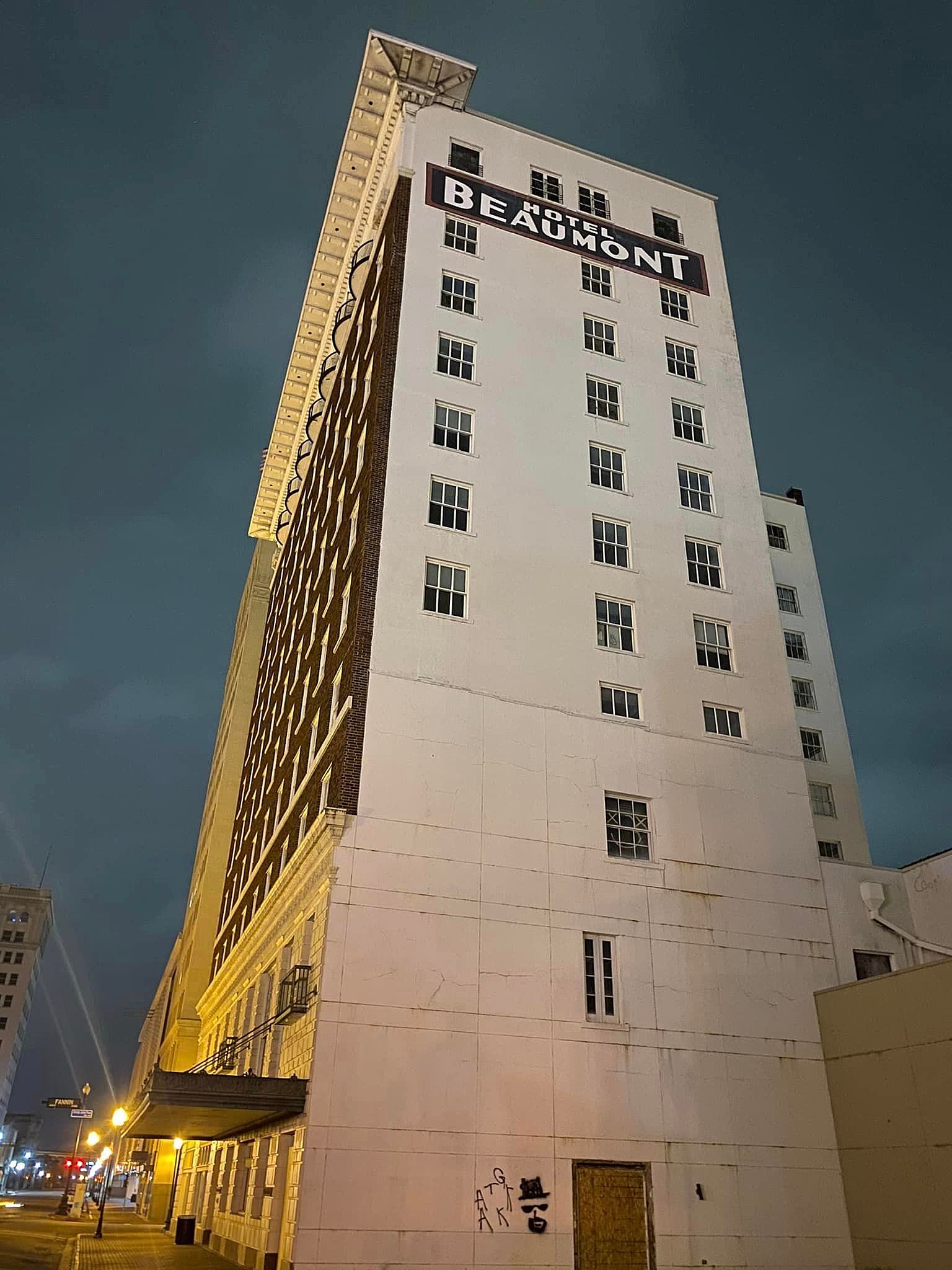 See Inside This Scary Abandoned Hotel In Beaumont Texas