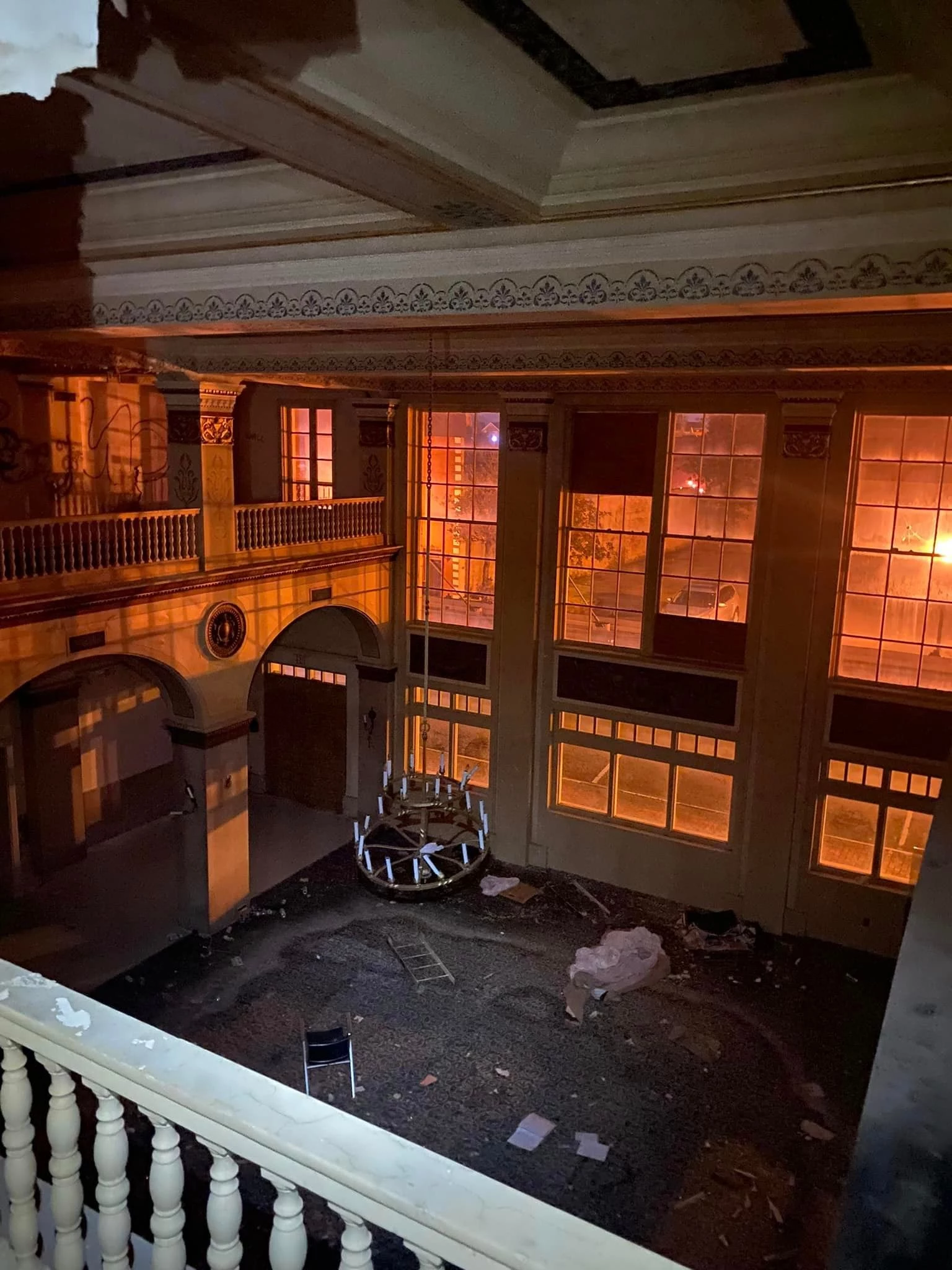 See Inside This Scary Abandoned Hotel In Beaumont Texas