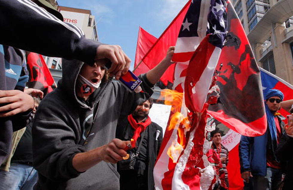 Angry LSU Students Chase Would-Be Flag Burner Off the Campus