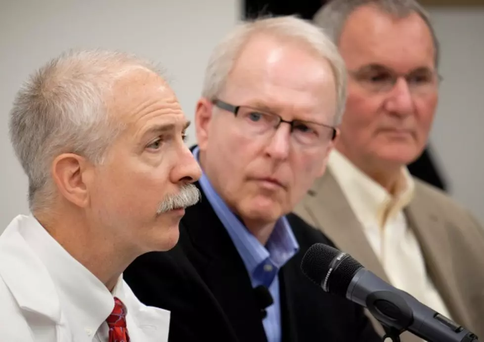 US doctor infected with Ebola arrives in Nebraska
