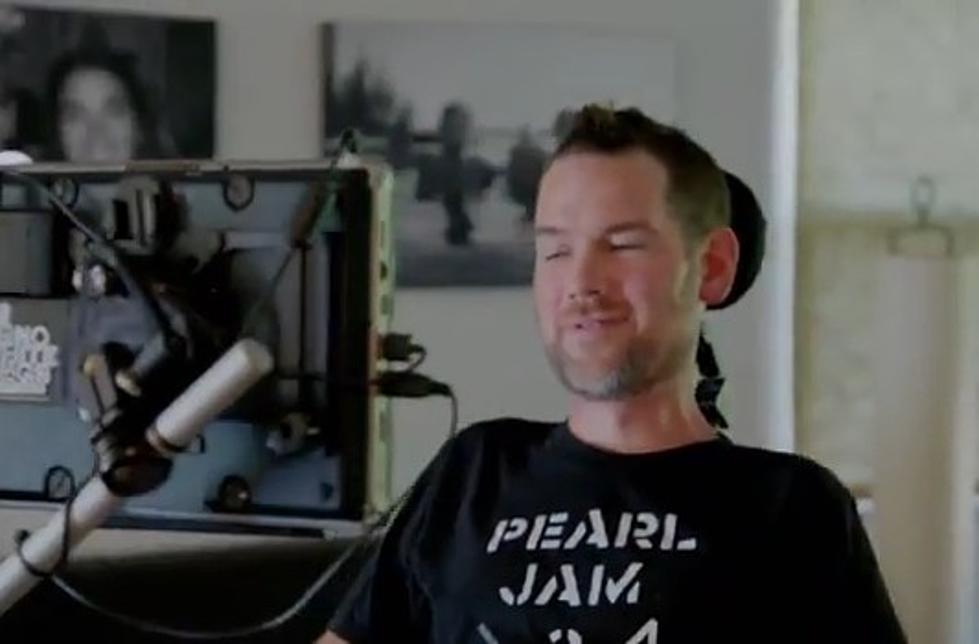 Steve Gleason Introduces Pearl Jam On Stage [VIDEO]