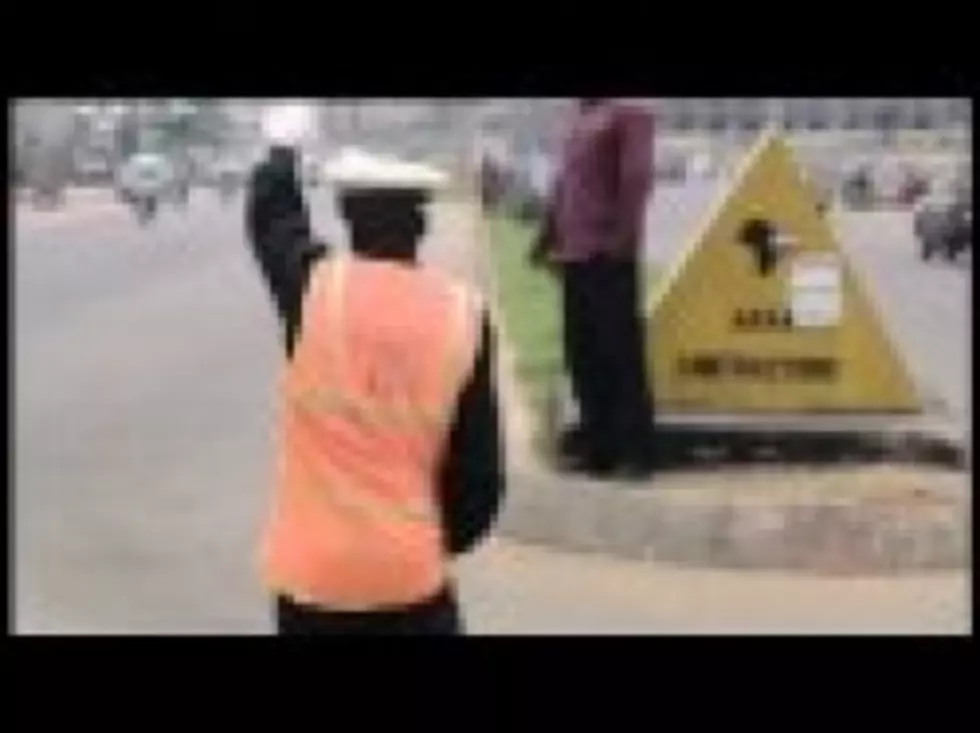 Dancing Traffic Cop. Makes His Job Look Fun [VIDEO]