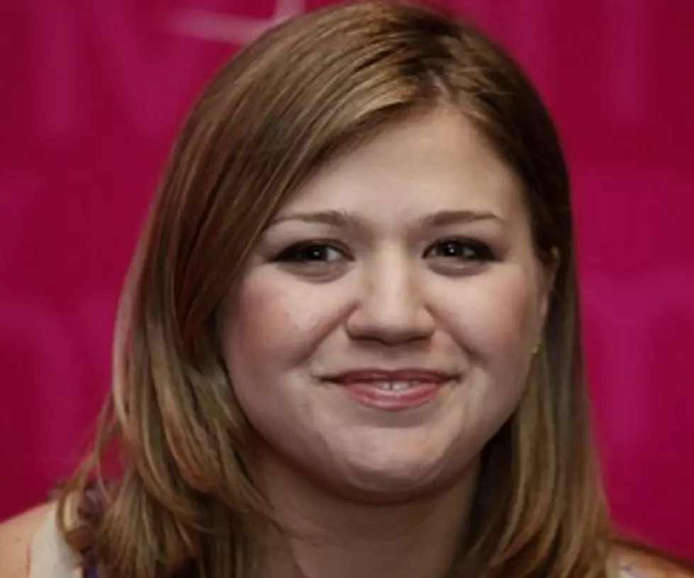 Kelly Clarkson Defends Pink: &#8220;Tired of Seeing Everyone Give Her Crap&#8221;
