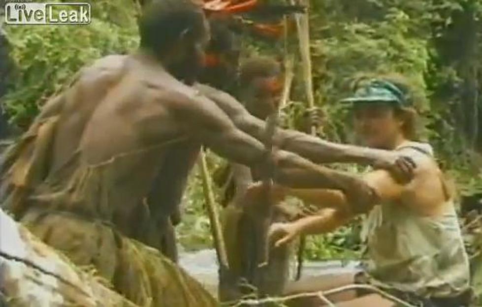 Amazing Footage of a Tribe in New Guinea Meeting White Men for the First Time in 1976 [Video]