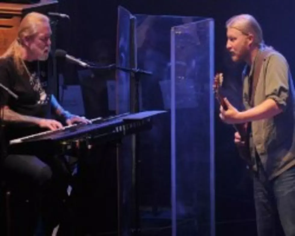 Gregg Allman Calls Off Remainder of Summer Tour Due to Respiratory Infection [VIDEO]