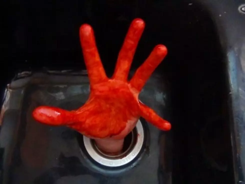 The Scary Bloody Hand Prank [VIDEO]