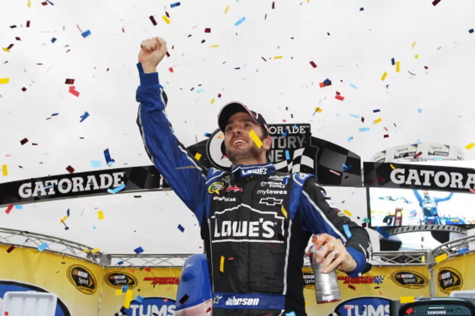 Jimmie Johnson Wins in Martinsville and Leads the Chase Points [VIDEO]