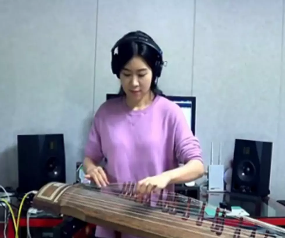 Heres A Rockin Perfomance Using A Gayageum. Luna Lee Tears Up VooDoo Chile[VIDEO]