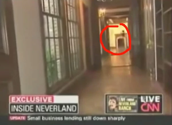 Shocking Video Michael Jacksons Ghost Seen On Cnns Larry King Special