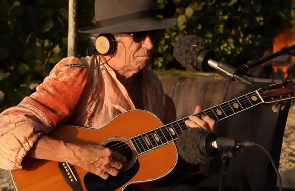 Keith Richards Covers Bob Marley Song ‘Get Up, Stand Up’ – Playing for Change [VIDEO]