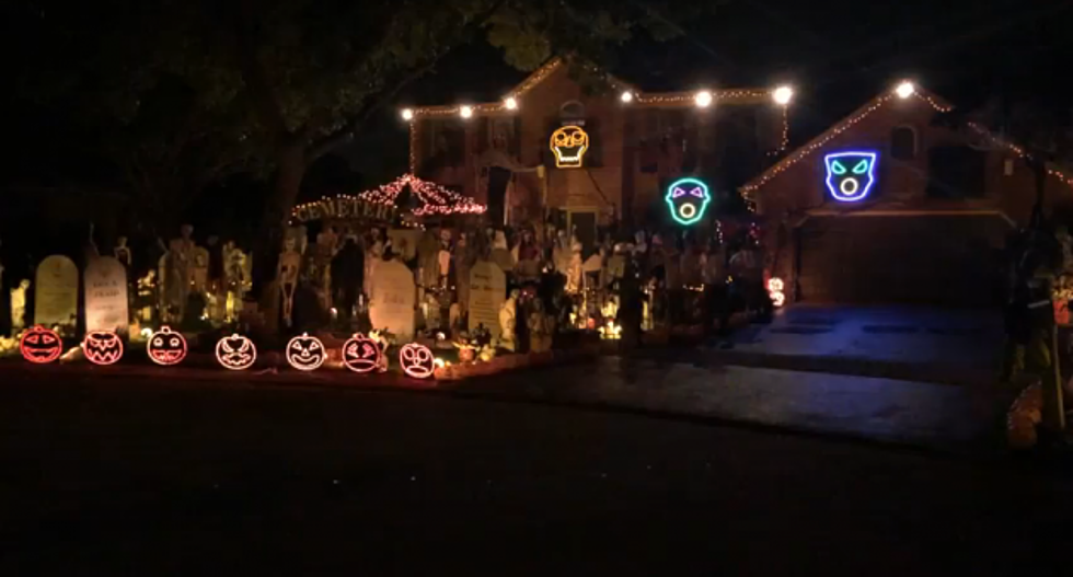 Awesome Halloween Light Show to Queen&#8217;s &#8216;Bohemian Rhapsody&#8217; [VIDEO]