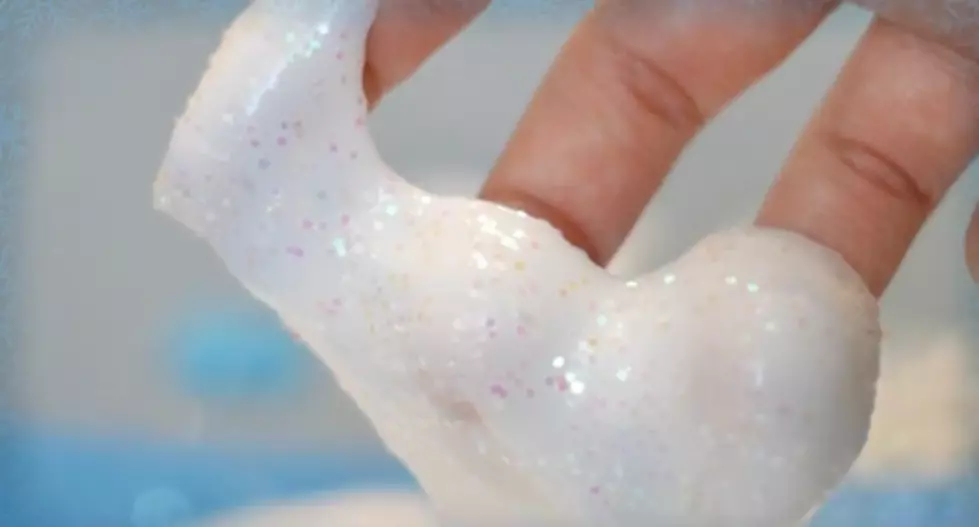 10 Tricks to Make Life Easier at Christmas And How To Make Snow Slime! [VIDEO]