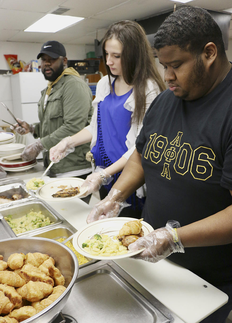 SAU Student Volunteers Honor Memory of MLK With Service