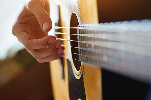 University to Offer Guitar Lessons For Summer Sessions
