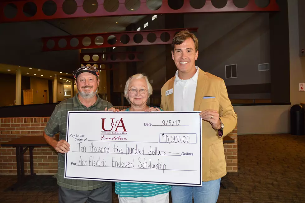 Dave and Judy Phillips Establish Endowed Scholarship in Honor of Parents at University of Arkansas Hope – Texarkana