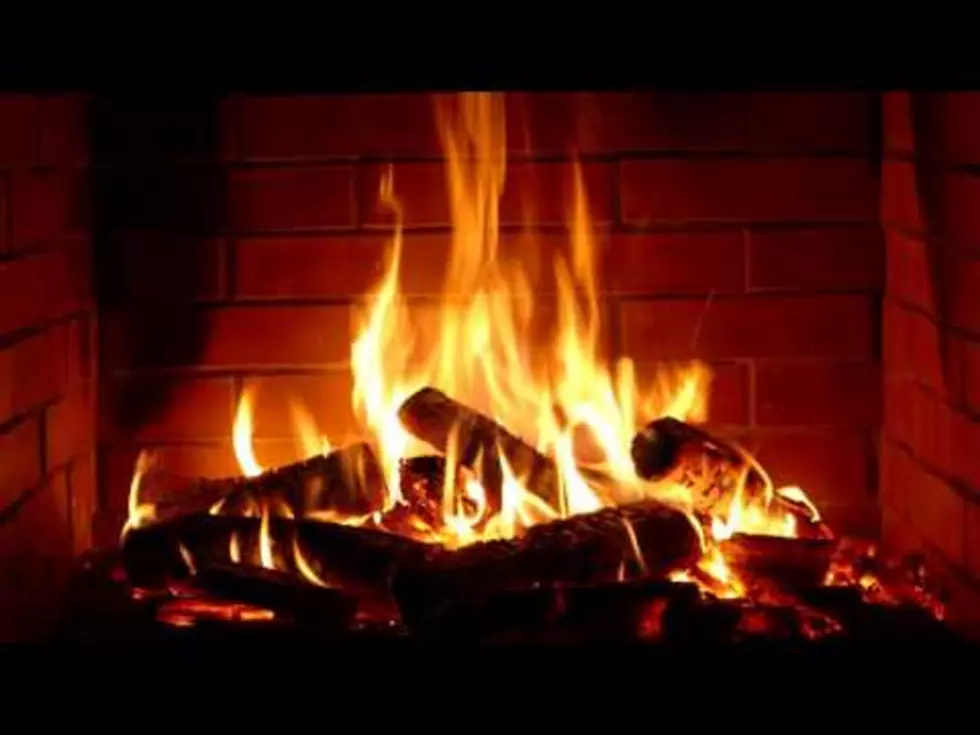 10 Hours of a Romantic Crackling Fire in The Fireplace For Christmas [VIDEO]