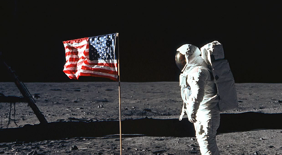 Does This Video Prove That the Moon Landing Hoax Was Impossible?