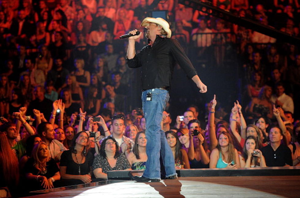 Toby Keith Shows His True Colors, Johnny Cash Sings The Blues – Today In Country Music History